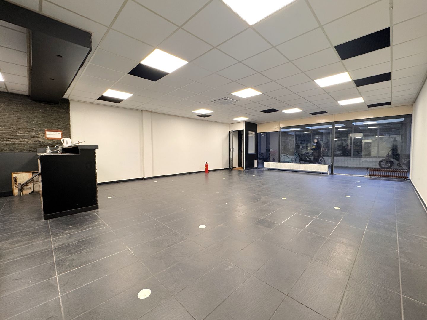 Bekijk foto 3 van Kostmand 6