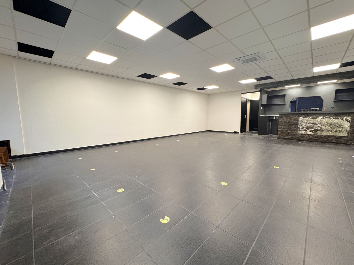 Bekijk foto 5 van Kostmand 6