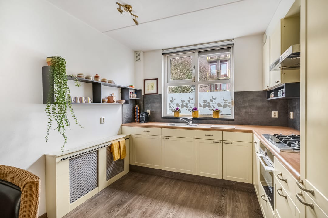 Photo 7 of Jordaensstraat 12