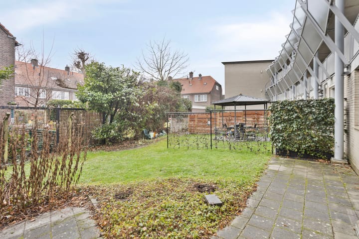 Photo 17 of Professor Pieter Willemsstraat 34-A