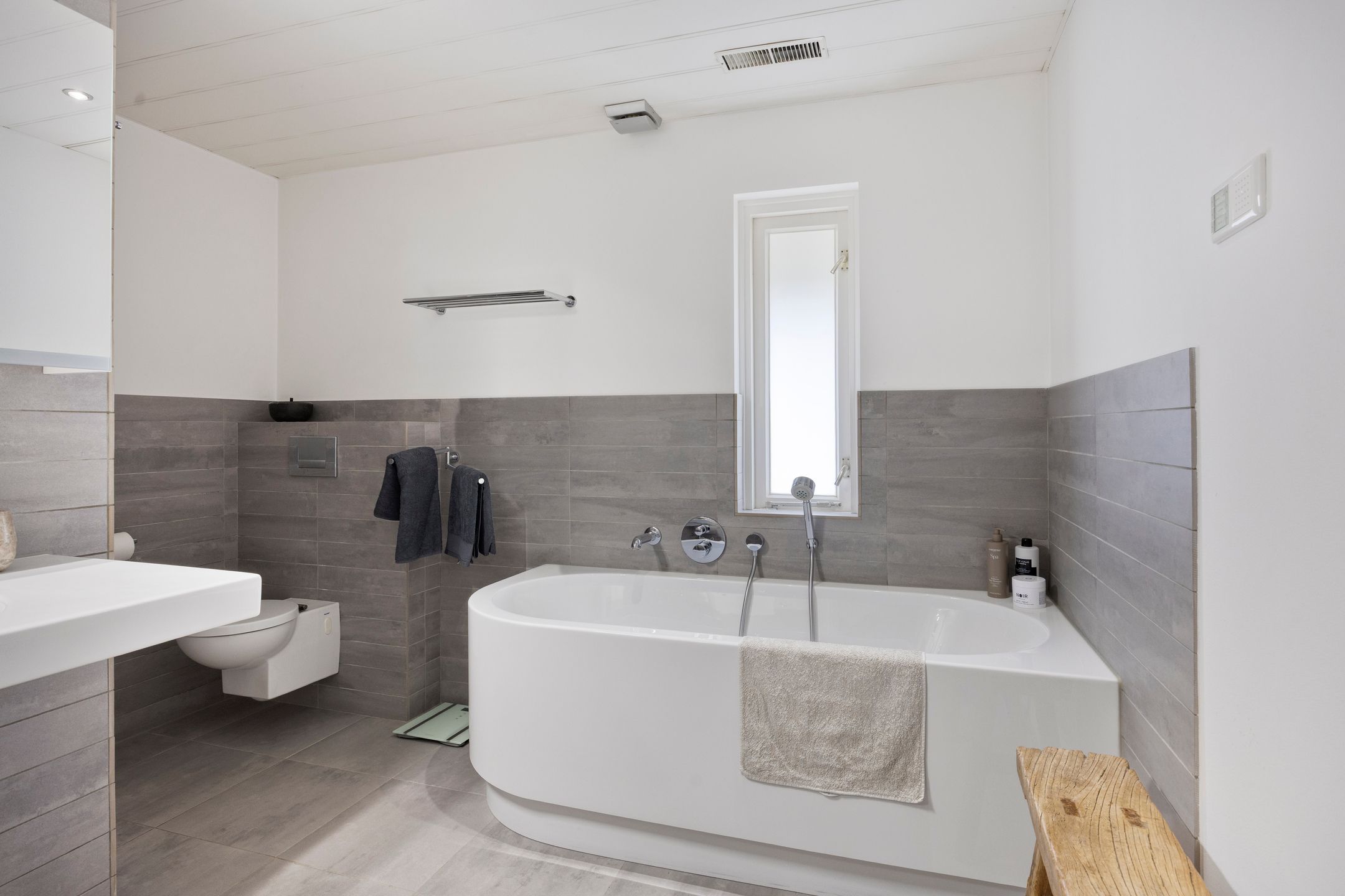 Photo 24 of Bernhardstraat 5