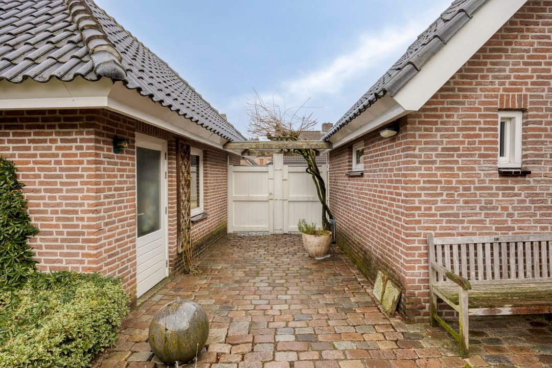 Photo 37 of Bernhardstraat 5