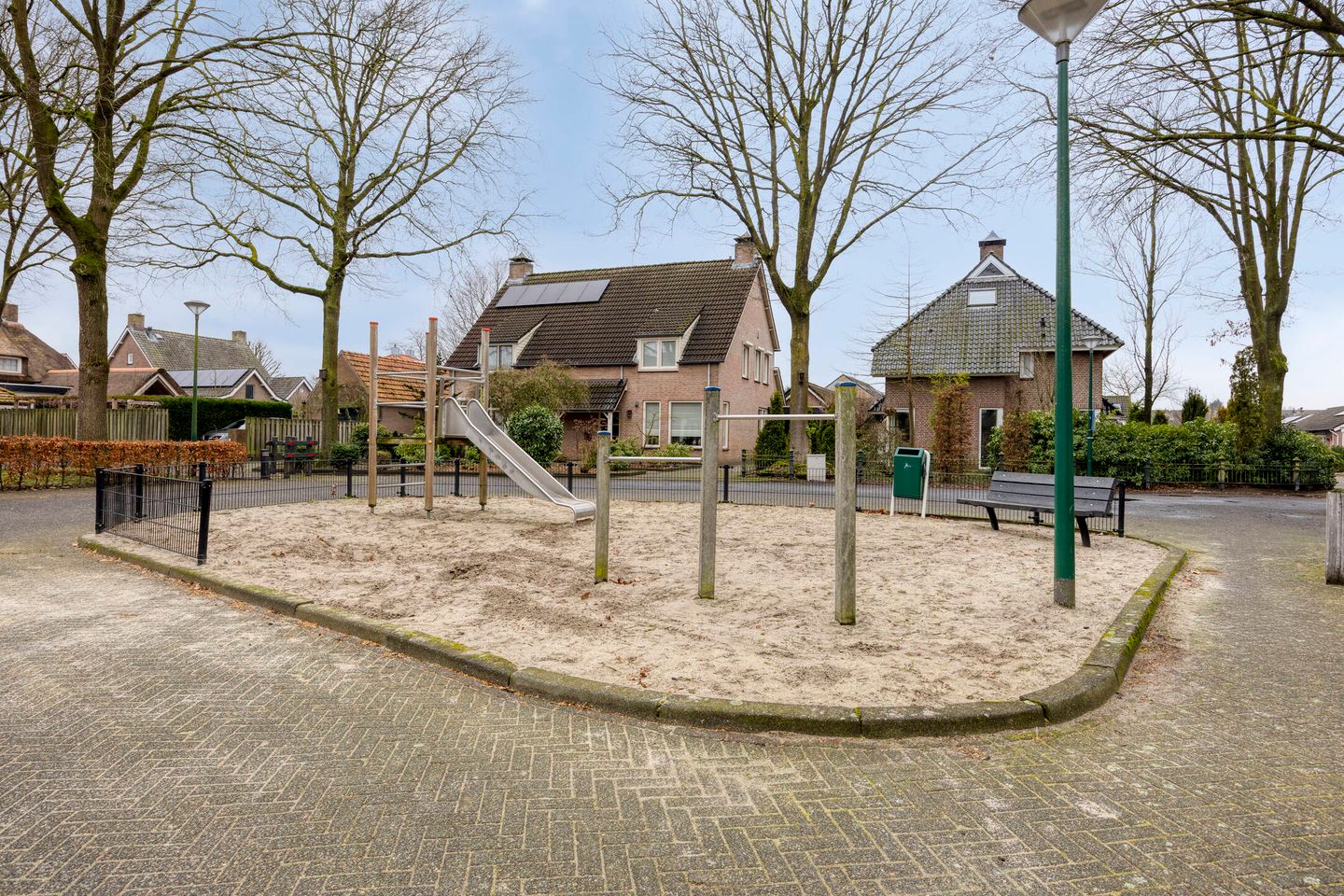 Photo 40 of Bernhardstraat 5