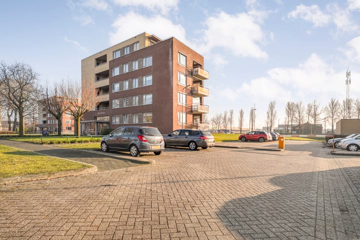 Foto 3 van Meindert Hobbemastraat 1