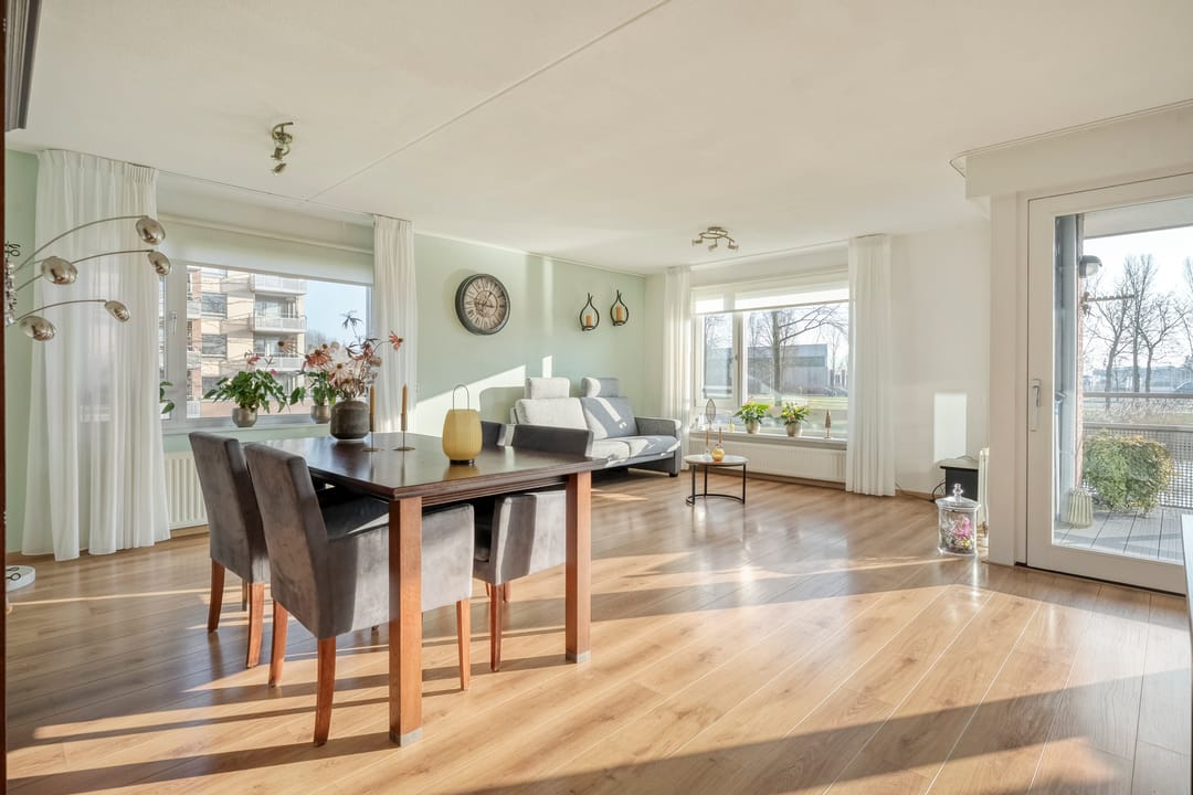 Foto 11 van Meindert Hobbemastraat 1