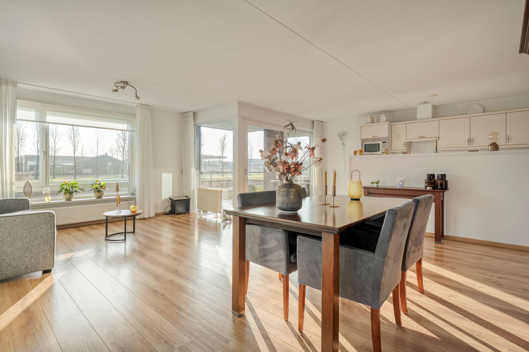 Foto 12 van Meindert Hobbemastraat 1