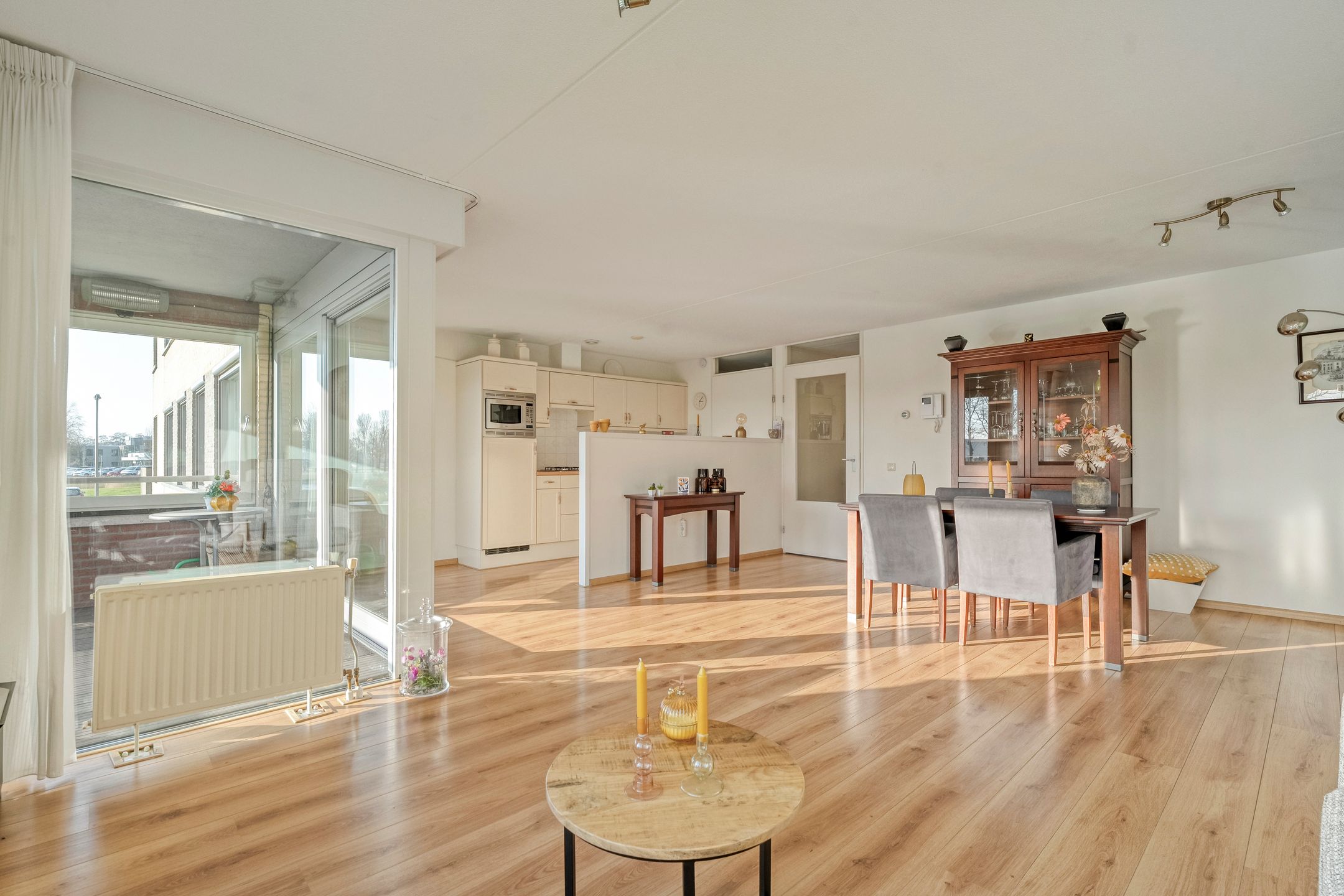 Foto 15 van Meindert Hobbemastraat 1