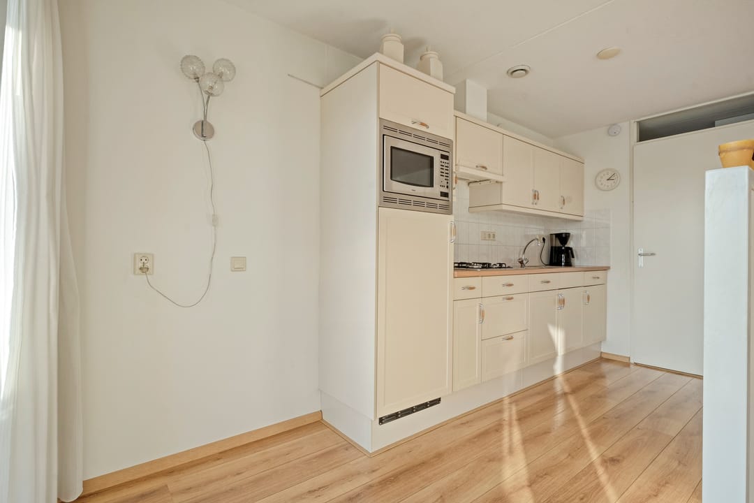 Foto 17 van Meindert Hobbemastraat 1