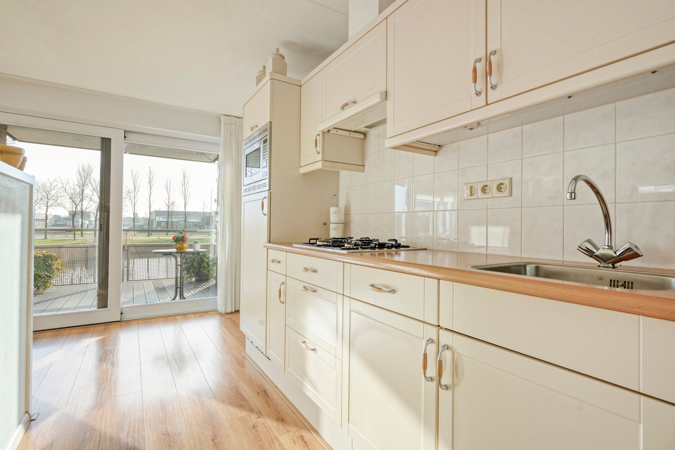 Foto 18 van Meindert Hobbemastraat 1