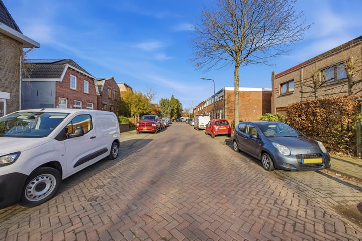 Foto 9 van Abeelstraat 66