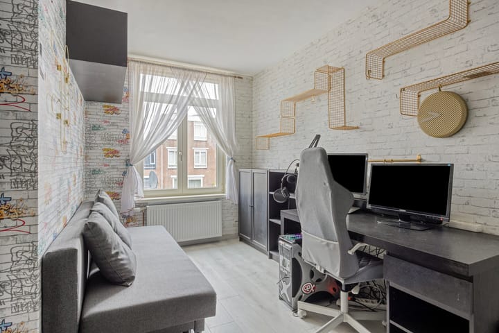 Photo 16 of J. Kruijverstraat 81