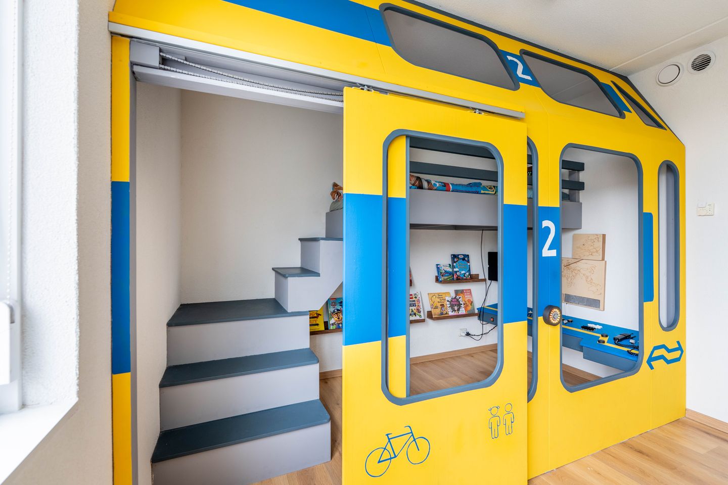 Photo 34 of Heintje Davidsweg 25