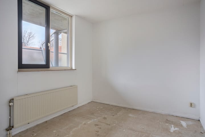 Photo 16 of Professor Pieter Willemsstraat 30-B