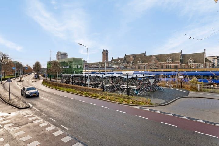 Photo 24 of Professor Pieter Willemsstraat 30-B