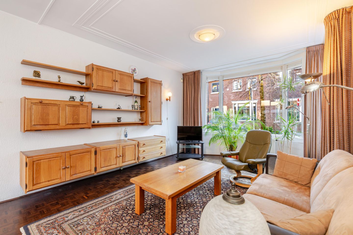 Photo 10 of Graaf Florisstraat 46