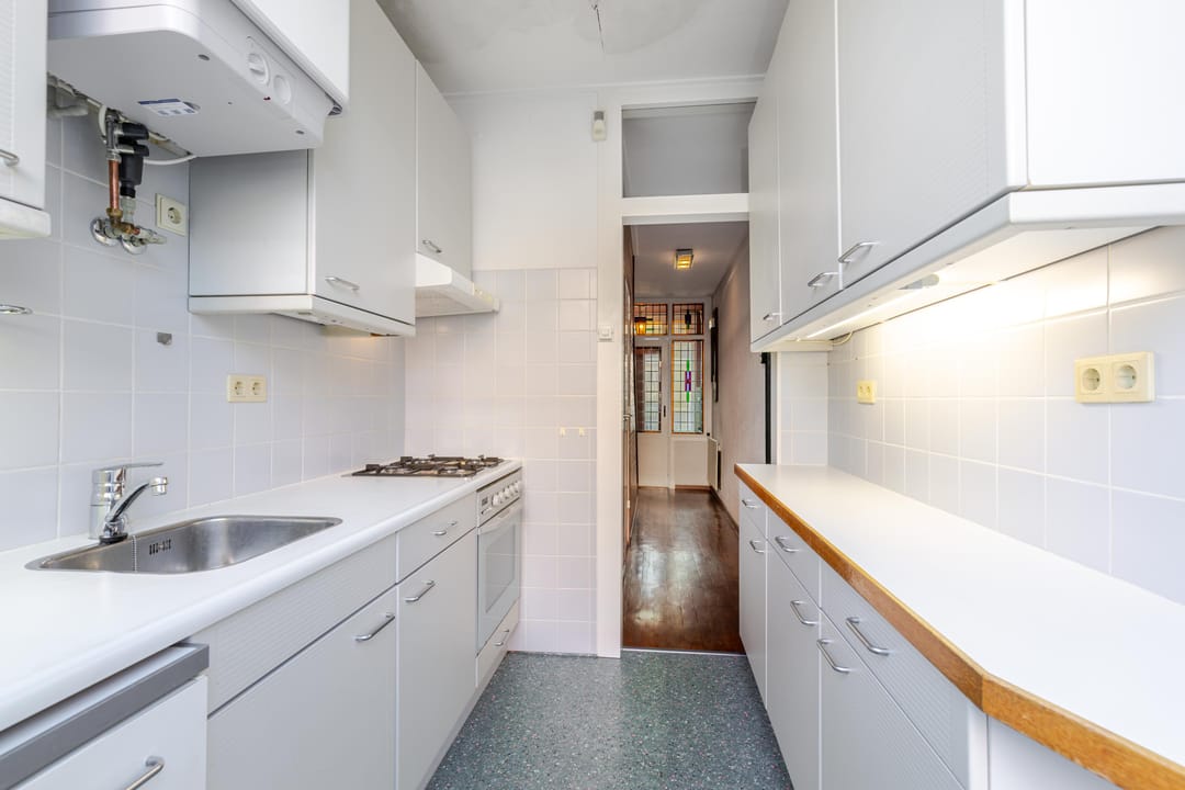 Photo 28 of Graaf Florisstraat 46