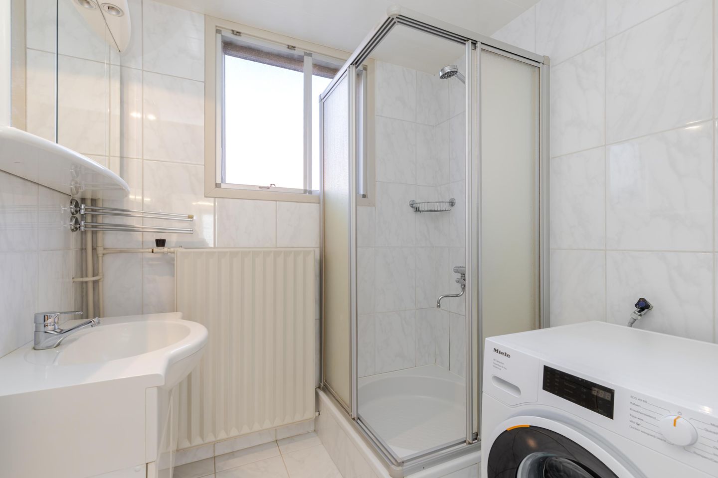 Photo 40 of Graaf Florisstraat 46