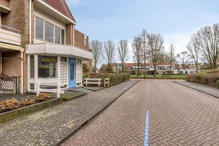 Photo 2 of Dekamastraat 36