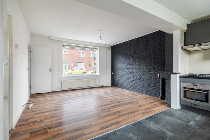 Foto 2 van van Limburg Stirumstraat 15