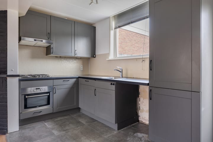 Foto 3 van van Limburg Stirumstraat 15