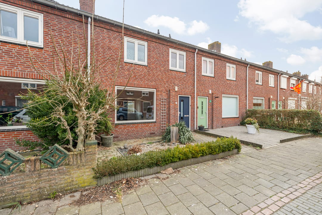 Photo 7 of van Limburg Stirumstraat 15