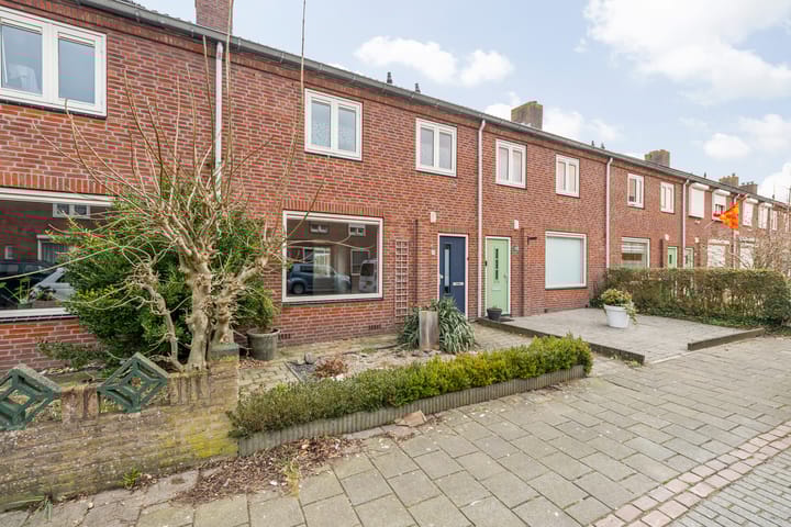 Foto 7 van van Limburg Stirumstraat 15