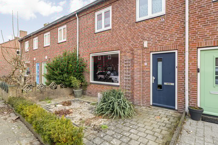 Foto 8 van van Limburg Stirumstraat 15