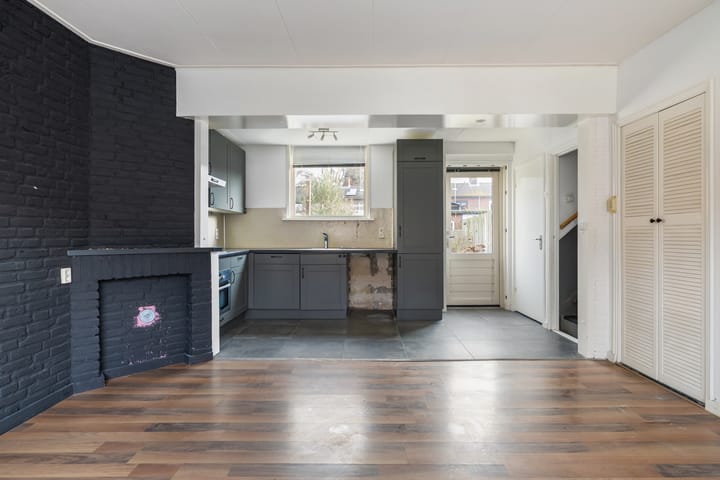 Foto 12 van van Limburg Stirumstraat 15