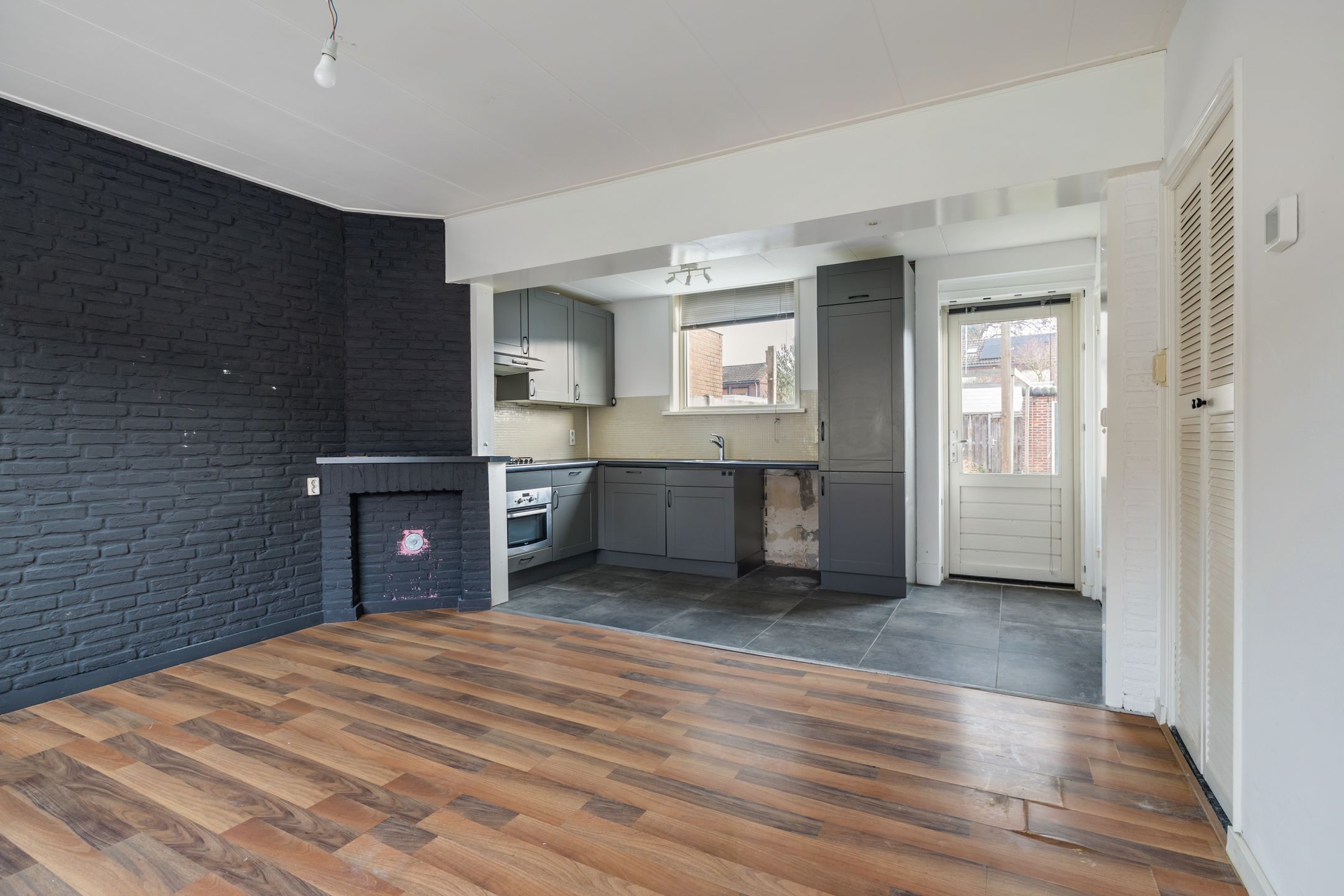 Photo 15 of van Limburg Stirumstraat 15