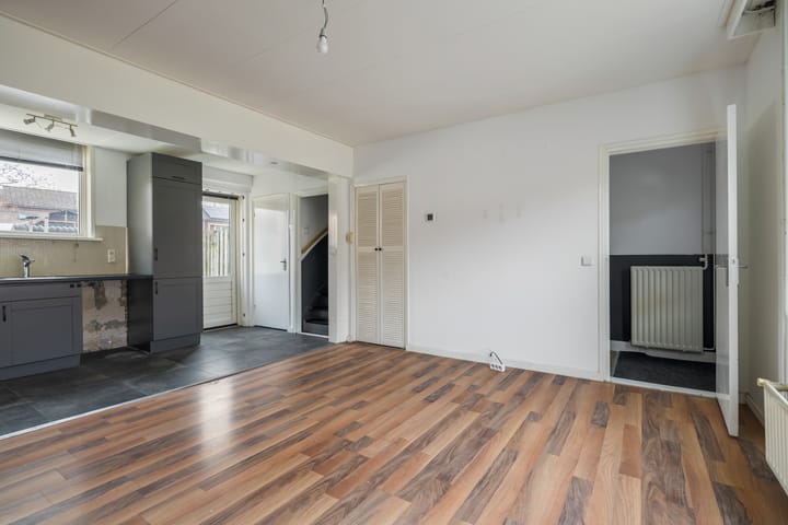 Foto 14 van van Limburg Stirumstraat 15