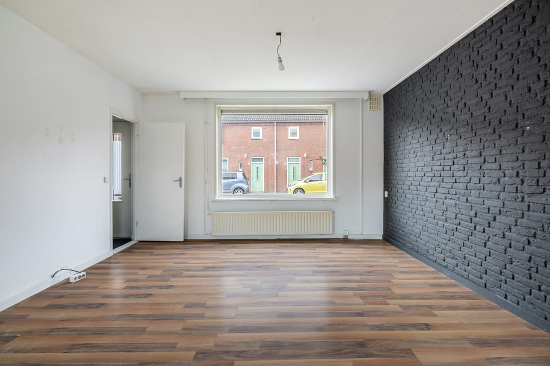 Photo 17 of van Limburg Stirumstraat 15