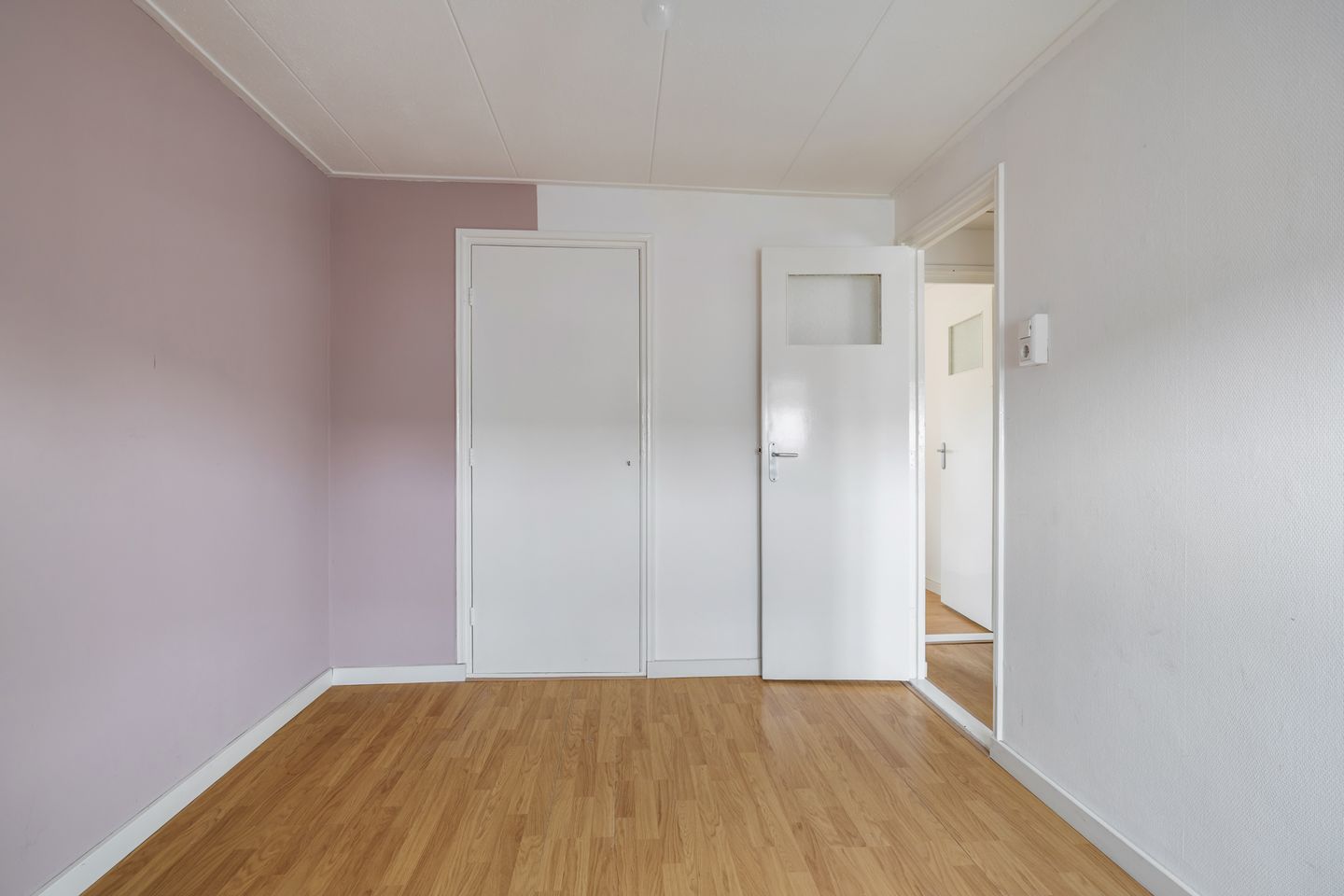 Photo 29 of van Limburg Stirumstraat 15
