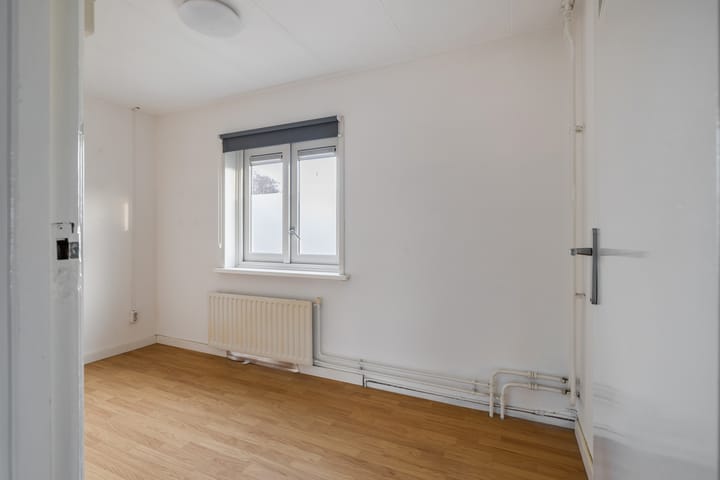 Foto 31 van van Limburg Stirumstraat 15