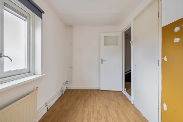 Foto 33 van van Limburg Stirumstraat 15