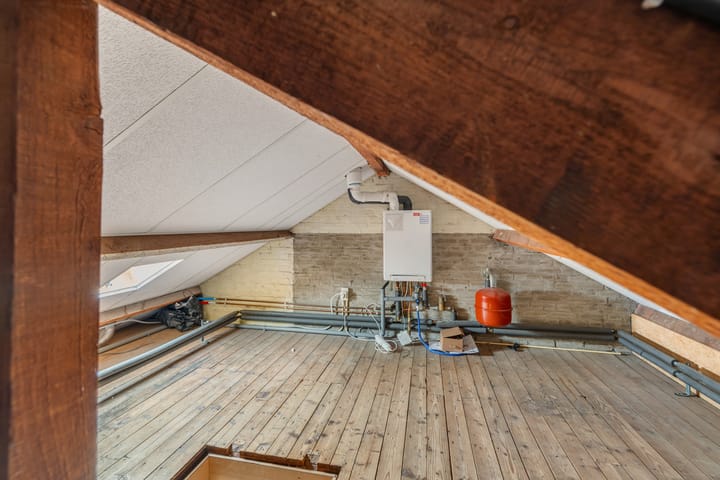 Foto 38 van van Limburg Stirumstraat 15