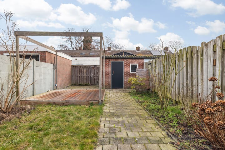 Foto 41 van van Limburg Stirumstraat 15