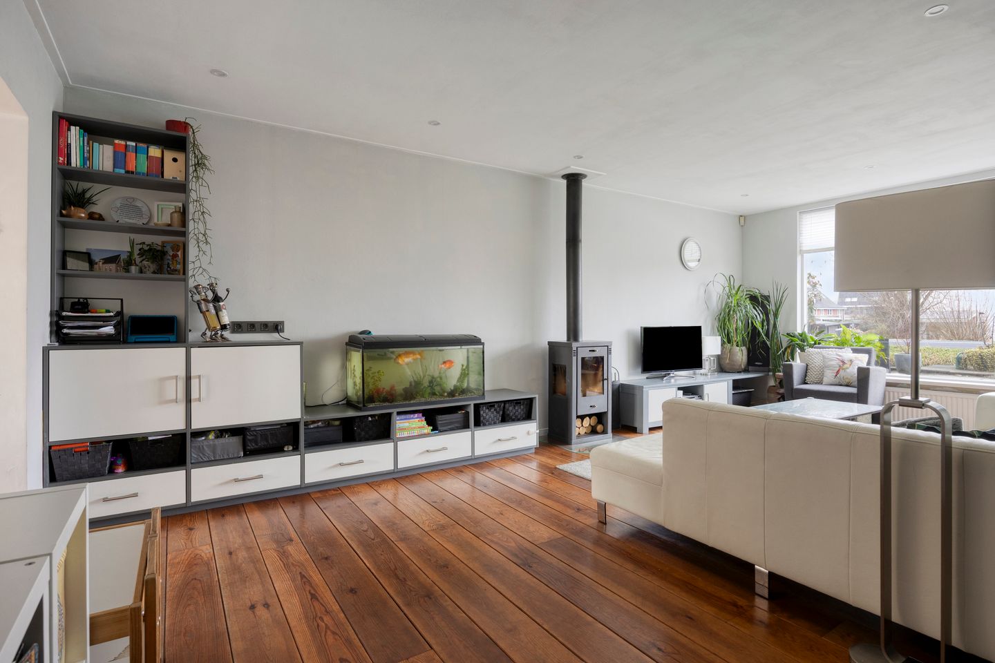 Photo 10 of Leeweg 28