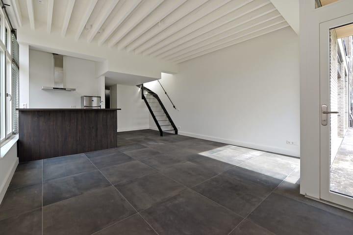 Photo 2 of Sint Olofsstraat 21-J