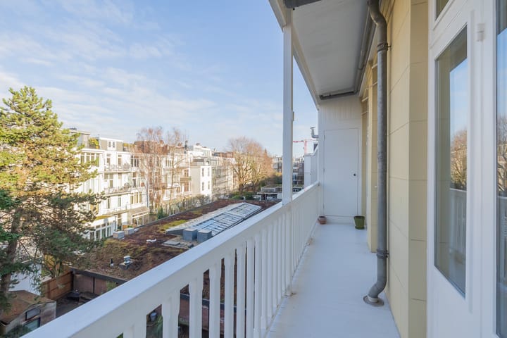 Foto 32 van Ruysdaelstraat 64-3