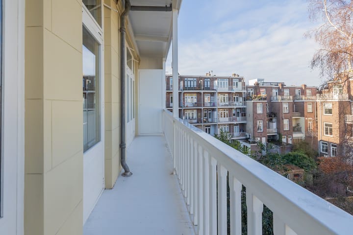 Foto 31 van Ruysdaelstraat 64-3