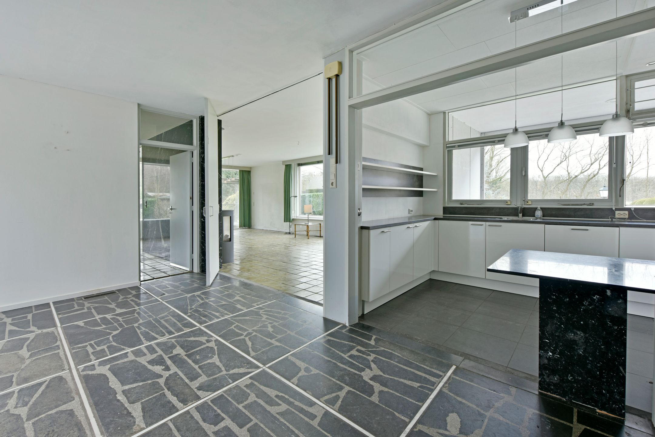 234.jpg?options=width=2160