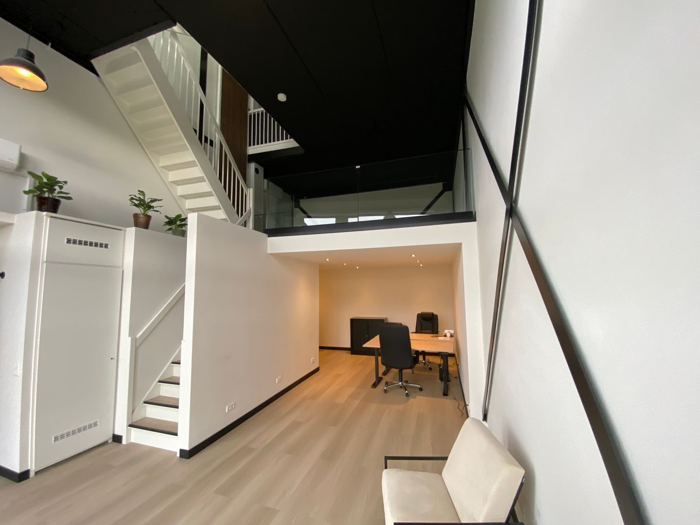 View photo 2 of Transistorstraat 67-C