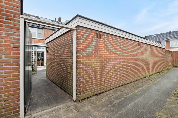 Foto 38 van Buizerdstraat 4