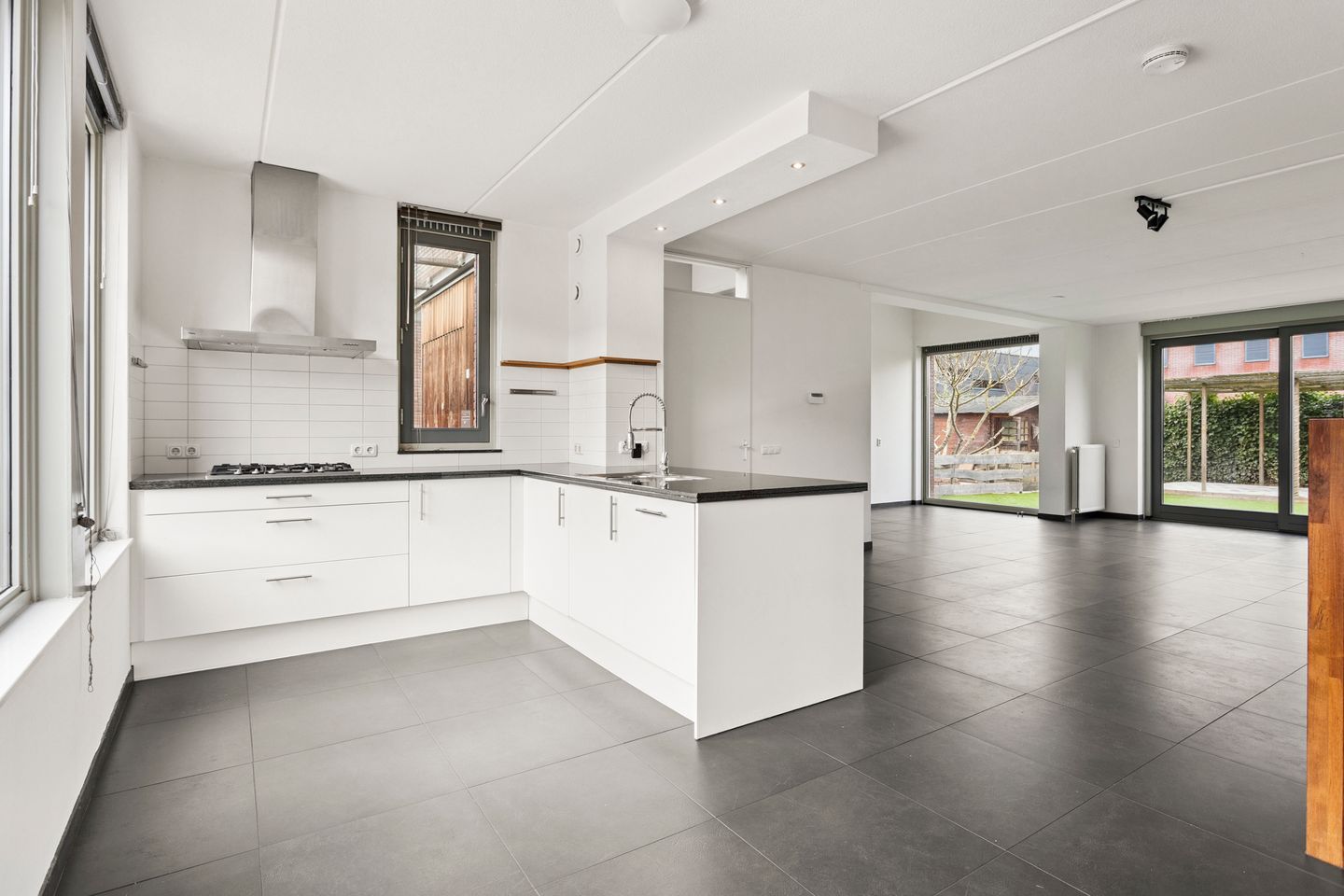 Photo 4 of W.M. Dudokstraat 10