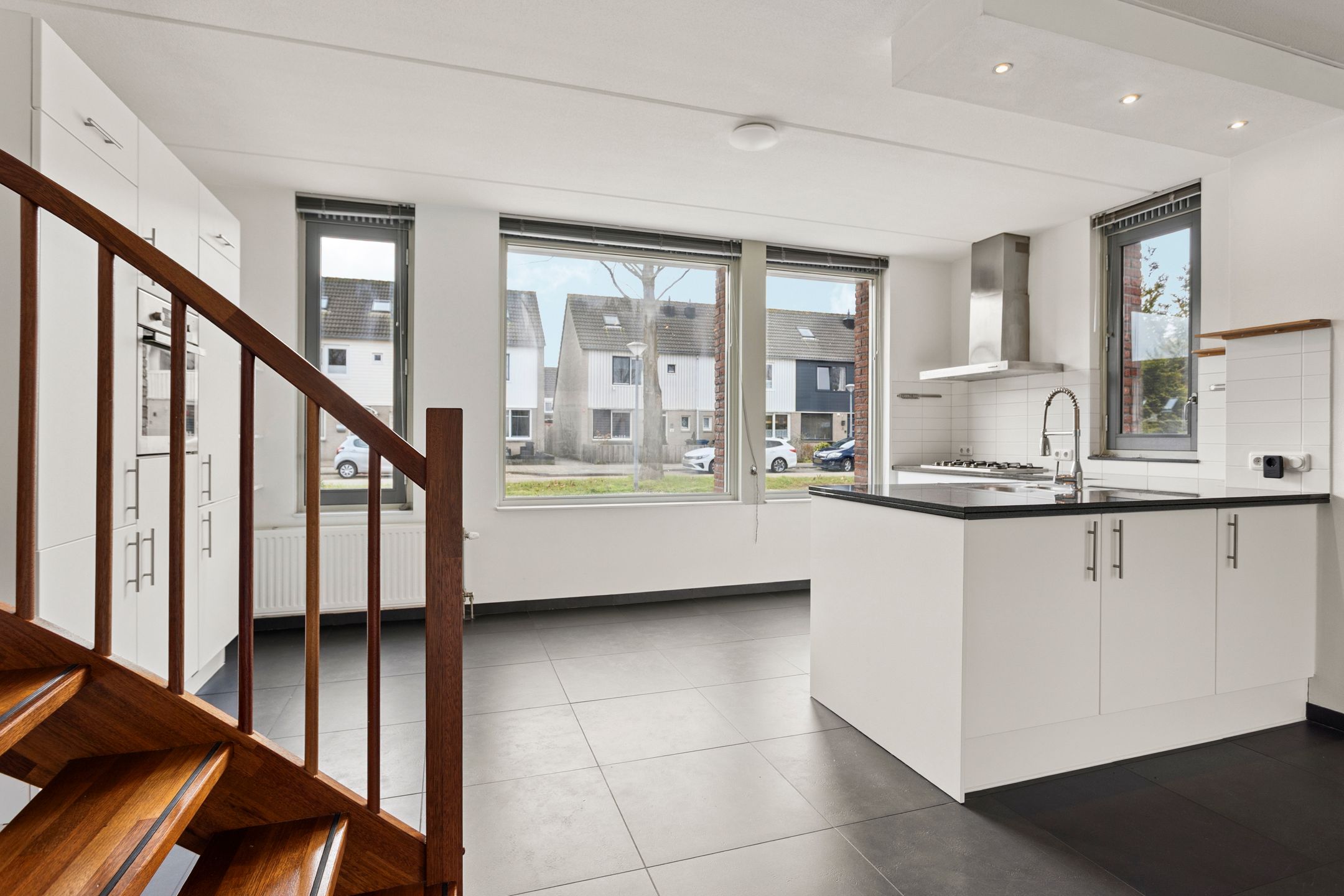 Photo 12 of W.M. Dudokstraat 10