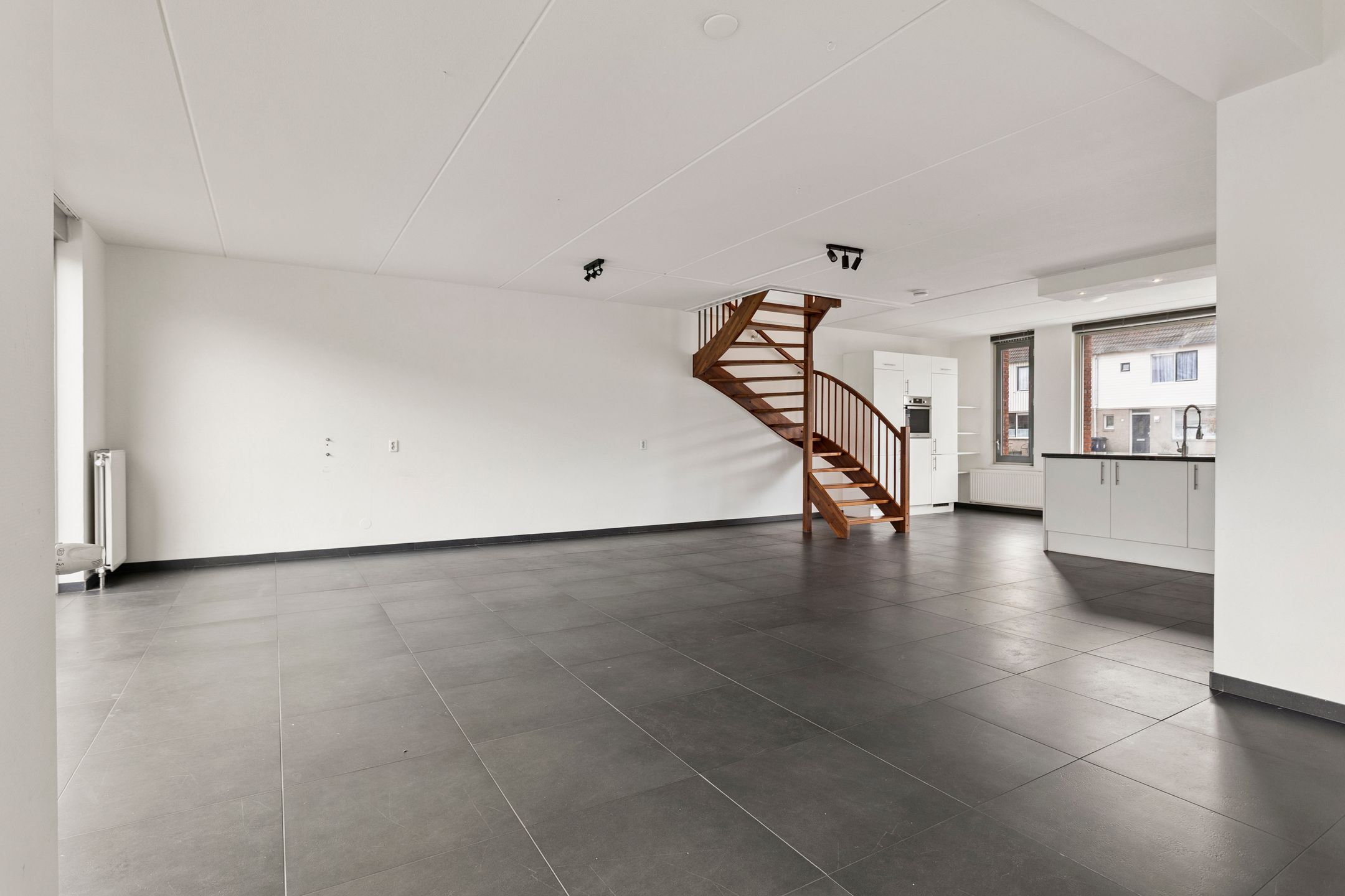 Photo 15 of W.M. Dudokstraat 10