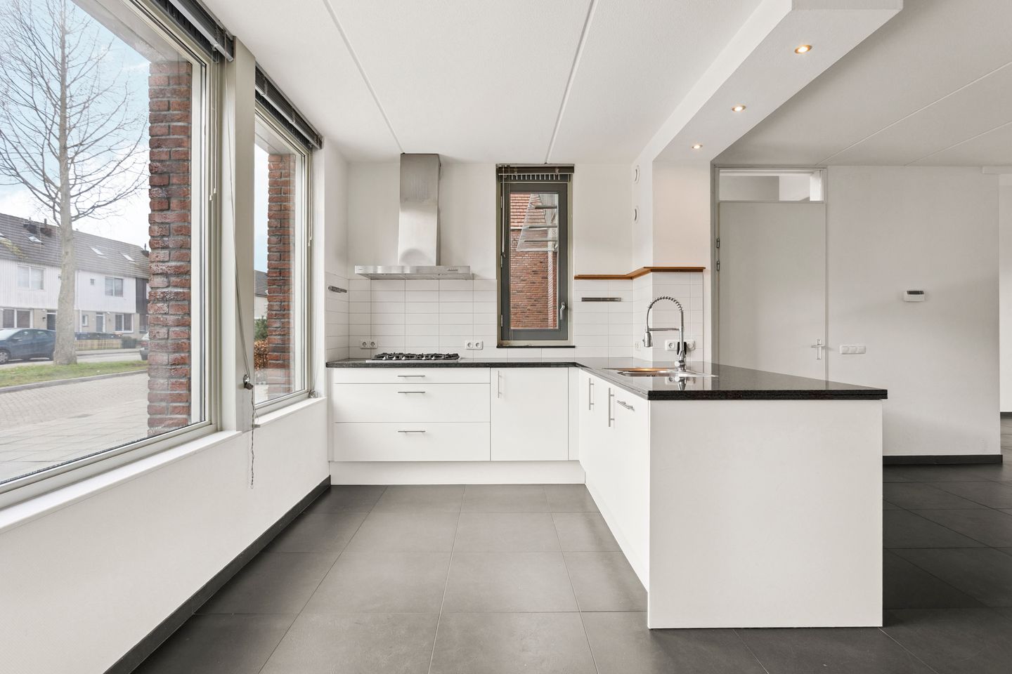 Photo 19 of W.M. Dudokstraat 10