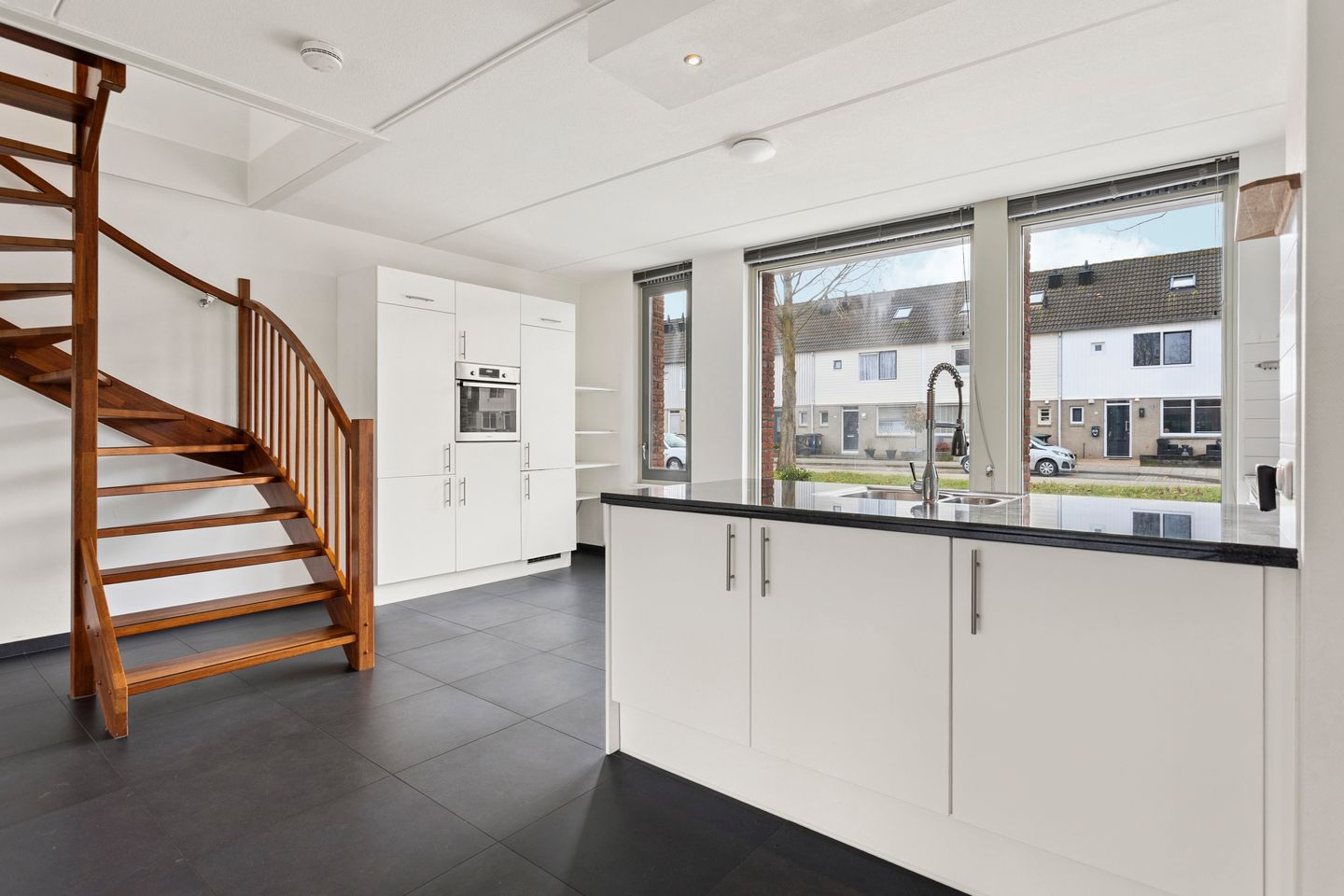 Photo 20 of W.M. Dudokstraat 10