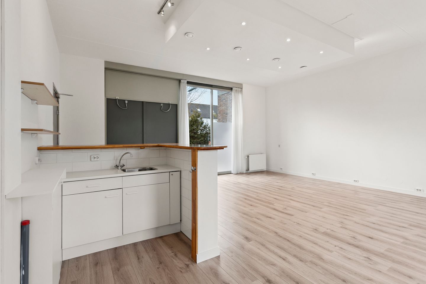 Photo 29 of W.M. Dudokstraat 10