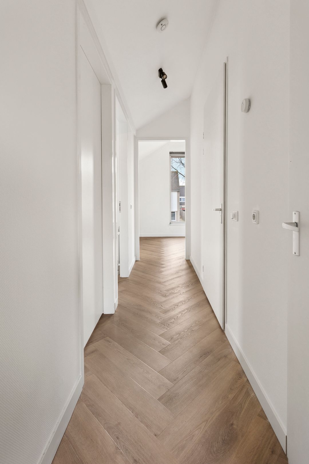 Photo 32 of W.M. Dudokstraat 10